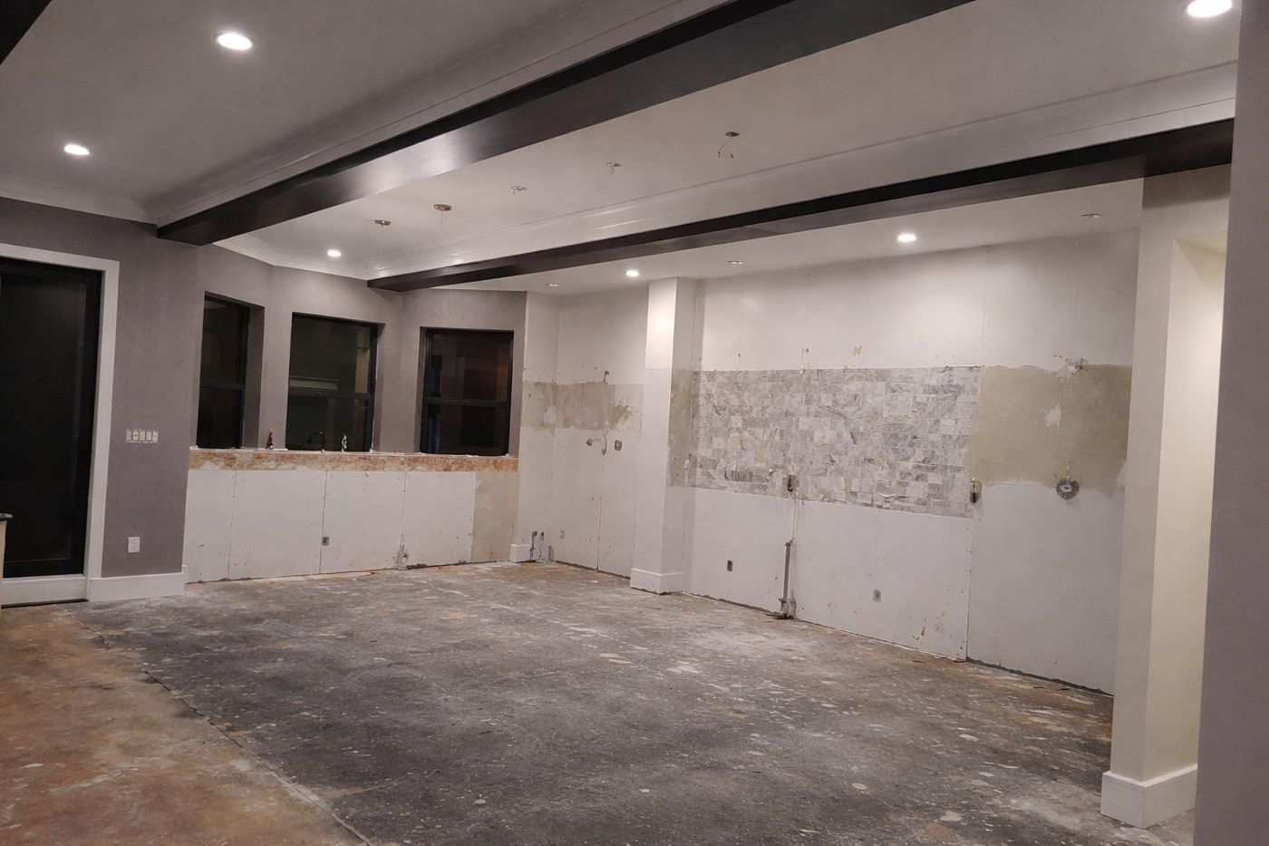 Open-concept kitchen before remodel